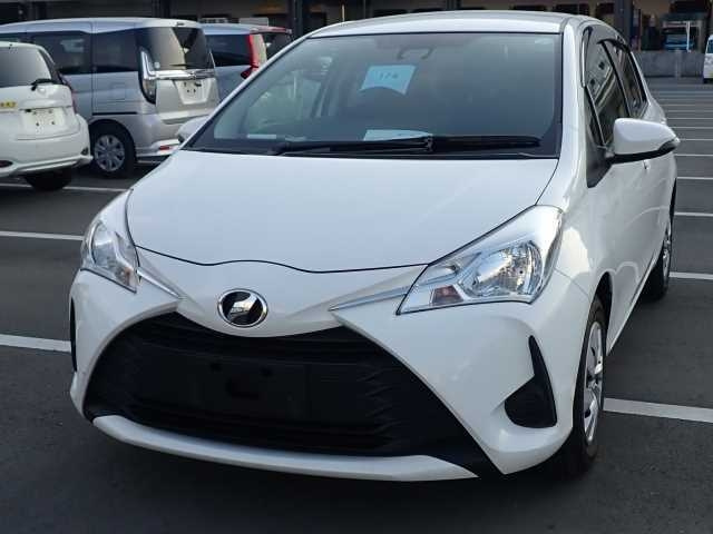 TOYOTA VITZ 2017