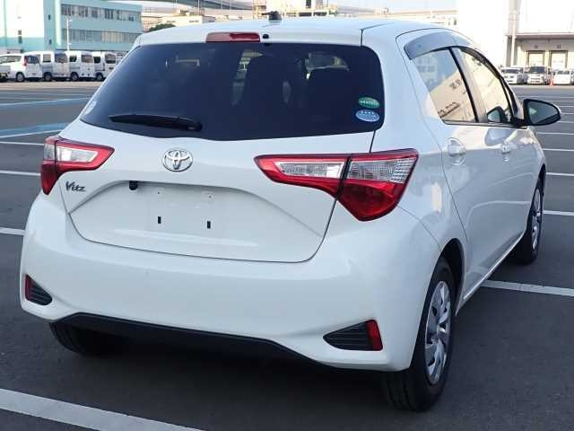 TOYOTA VITZ 2017