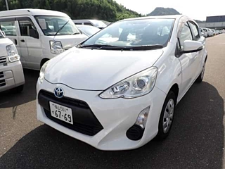 TOYOTA AQUA 2015