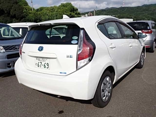 TOYOTA AQUA 2015