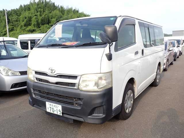 TOYOTA REGIUS ACE VAN 2011