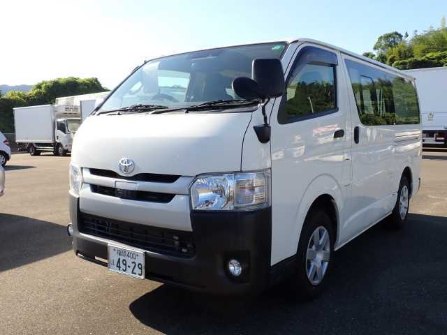 TOYOTA HIACE VAN 2018