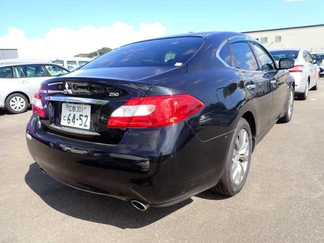 MITSUBISHI PROUDIA 2012