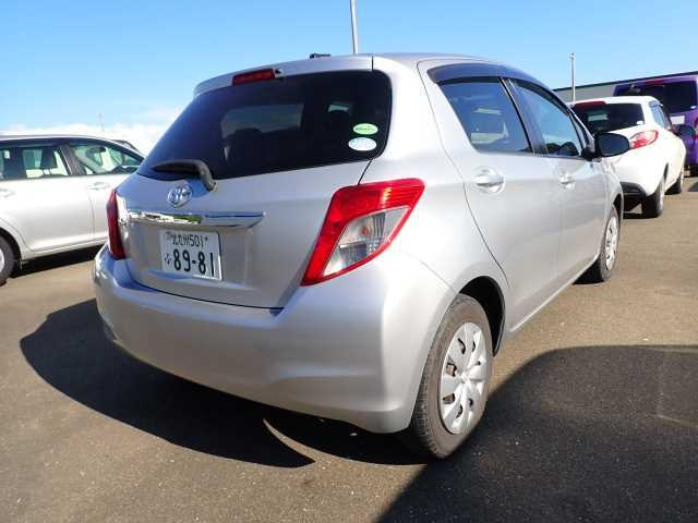 TOYOTA VITZ 2012