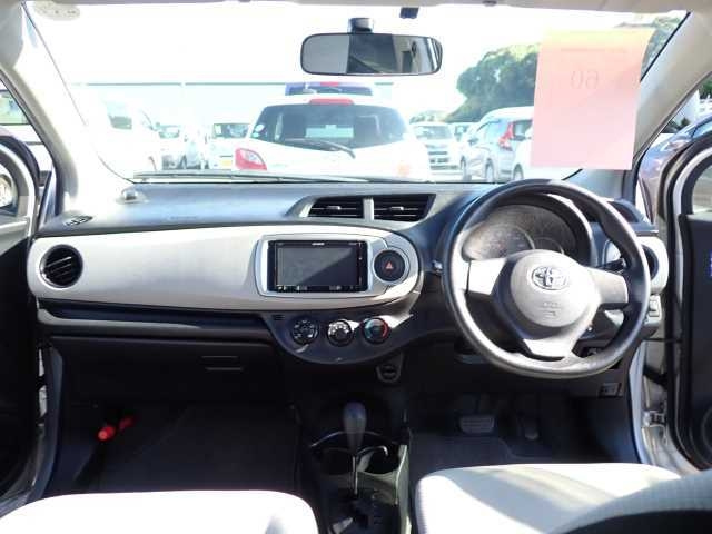 TOYOTA VITZ 2012