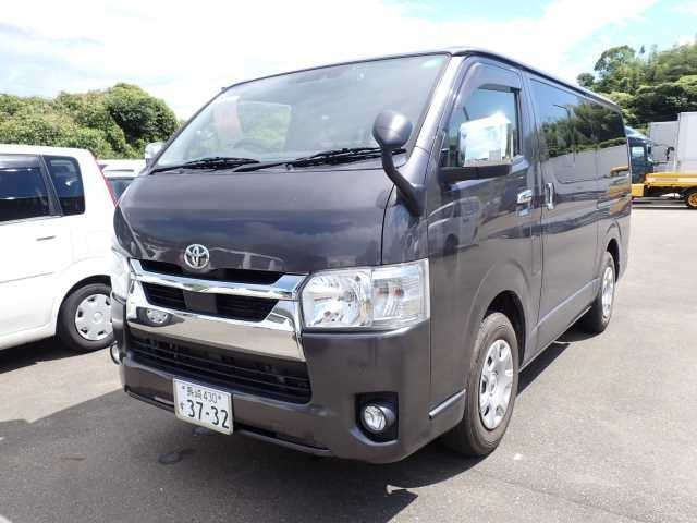TOYOTA HIACE VAN 2020