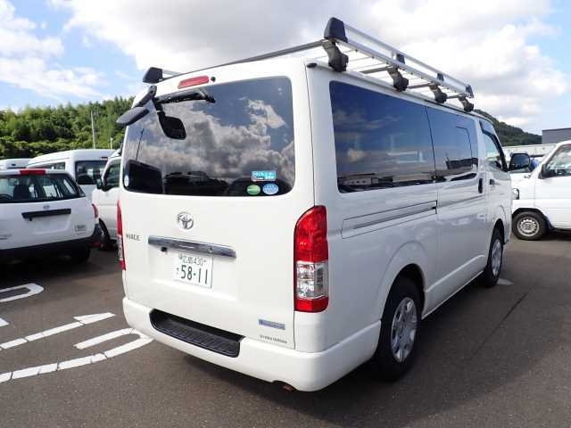 TOYOTA HIACE VAN 2019