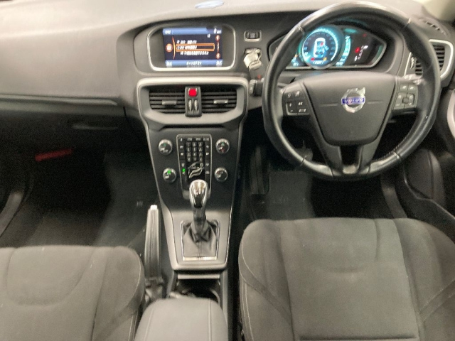 VOLVO V40 2014