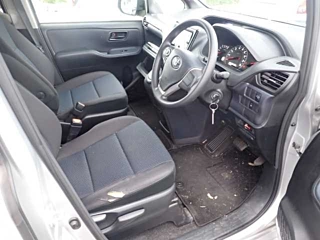 TOYOTA NOAH 2016