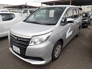 TOYOTA NOAH 2016