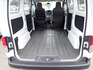 NISSAN NV200 2018