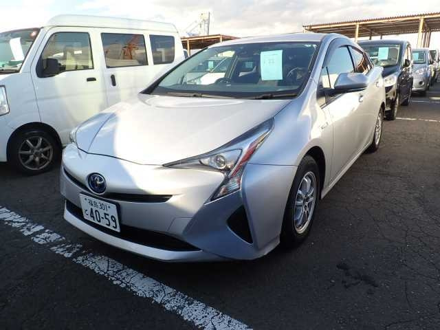 TOYOTA PRIUS 2017