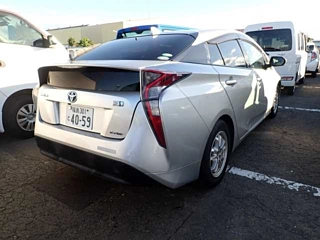 TOYOTA PRIUS 2017