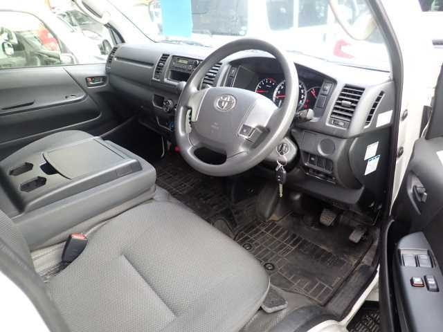 TOYOTA HIACE VAN 2020