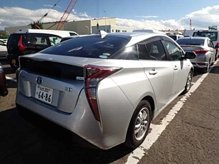 TOYOTA PRIUS 2018