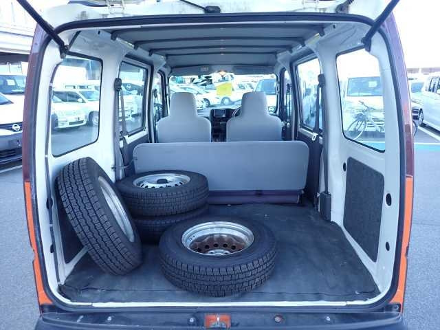 DAIHATSU HIJET VAN 2011