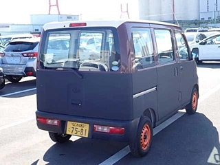 DAIHATSU HIJET VAN 2011