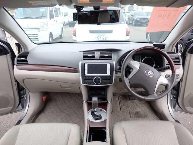 TOYOTA PREMIO 2012