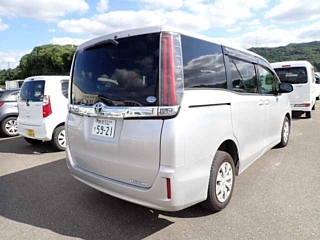 TOYOTA NOAH 2018