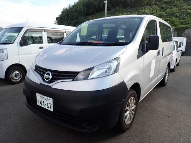 NISSAN NV200 2017