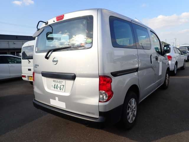 NISSAN NV200 2017