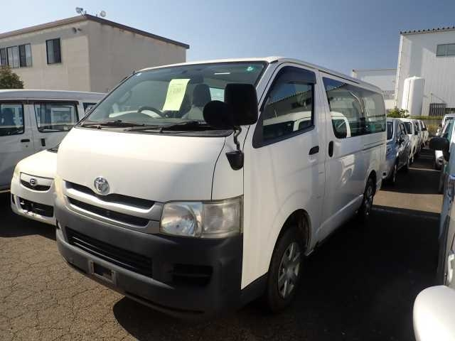 TOYOTA HIACE VAN 2009