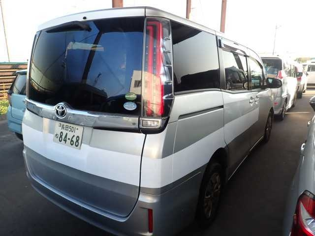 TOYOTA NOAH 2018