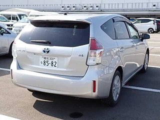 TOYOTA PRIUS ALPHA 2016