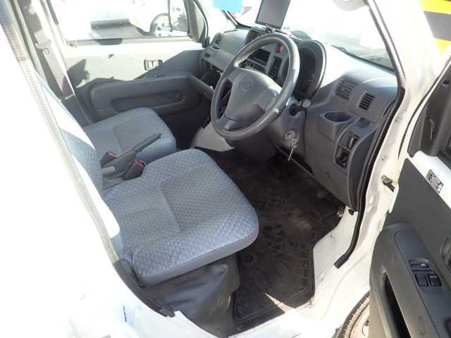 DAIHATSU HIJET VAN 2014