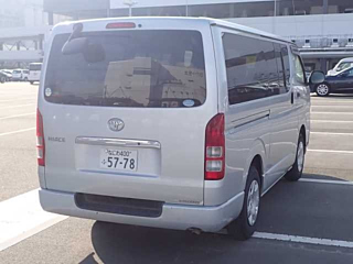 TOYOTA HIACE VAN 2009