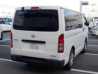 TOYOTA HIACE VAN 2017