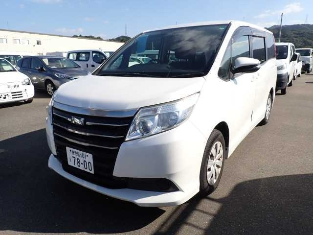 TOYOTA NOAH 2015