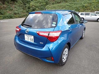 TOYOTA VITZ 2018