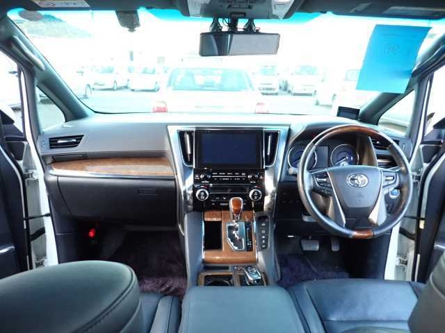 TOYOTA ALPHARD 2015