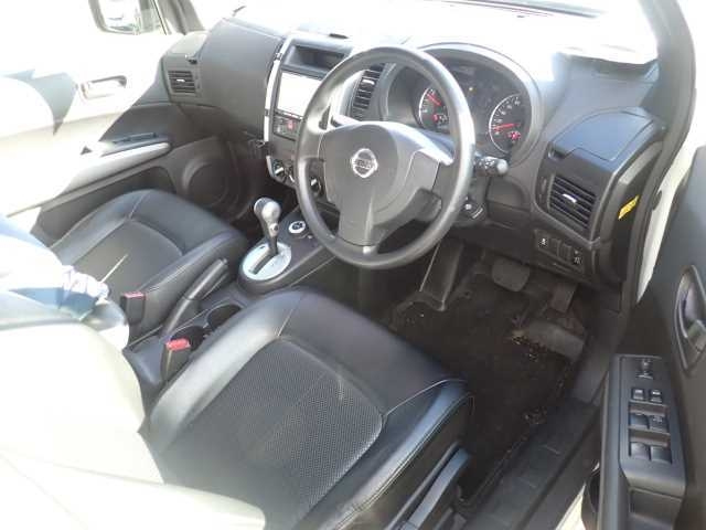 NISSAN X-TRAIL 2012