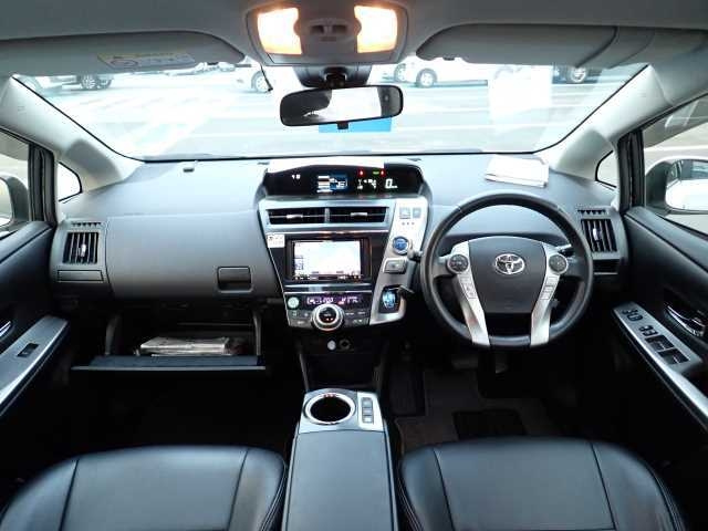 TOYOTA PRIUS ALPHA 2019