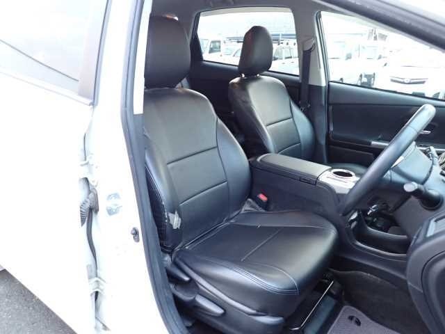 TOYOTA PRIUS ALPHA 2019