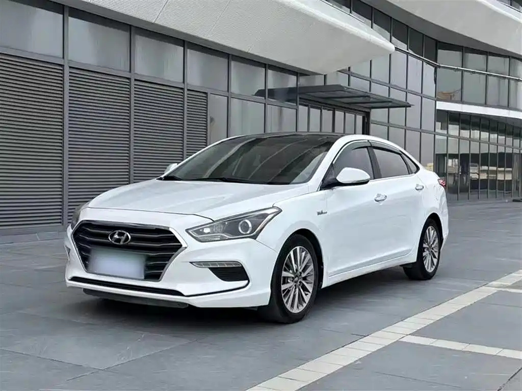 HYUNDAI MISTRA 2017