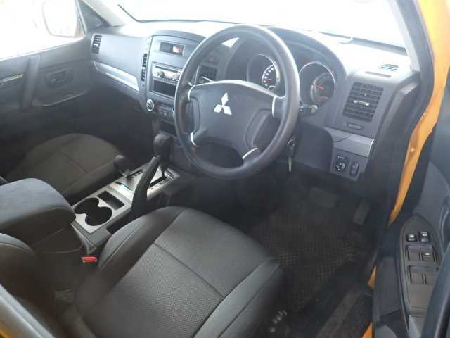 MITSUBISHI PAJERO 2011