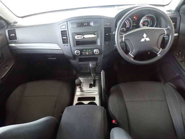 MITSUBISHI PAJERO 2011