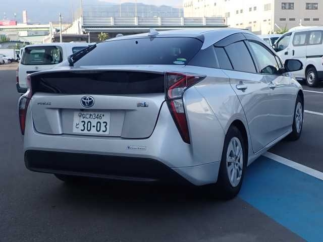 TOYOTA PRIUS 2018