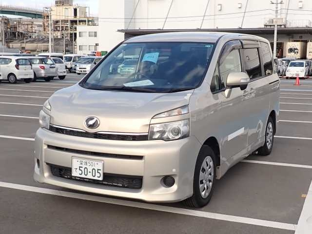 TOYOTA VOXY 2012
