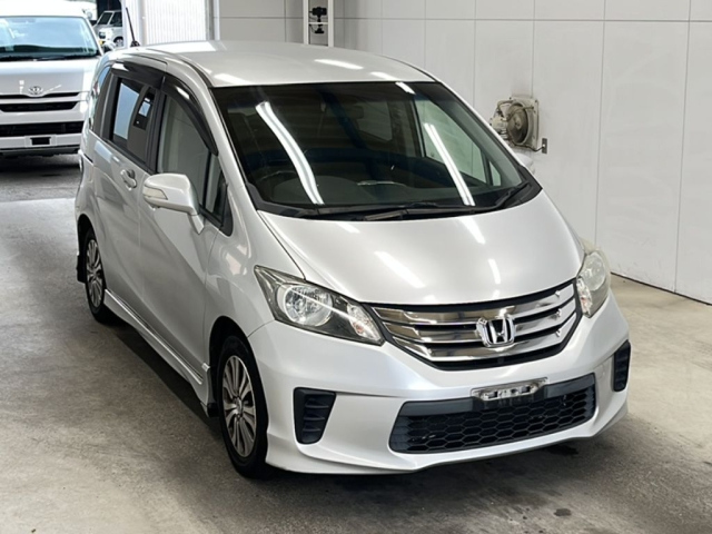 HONDA FREED 2012