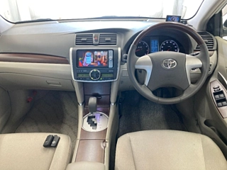 TOYOTA PREMIO 2012