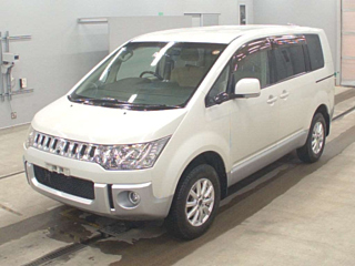 MITSUBISHI DELICA D5