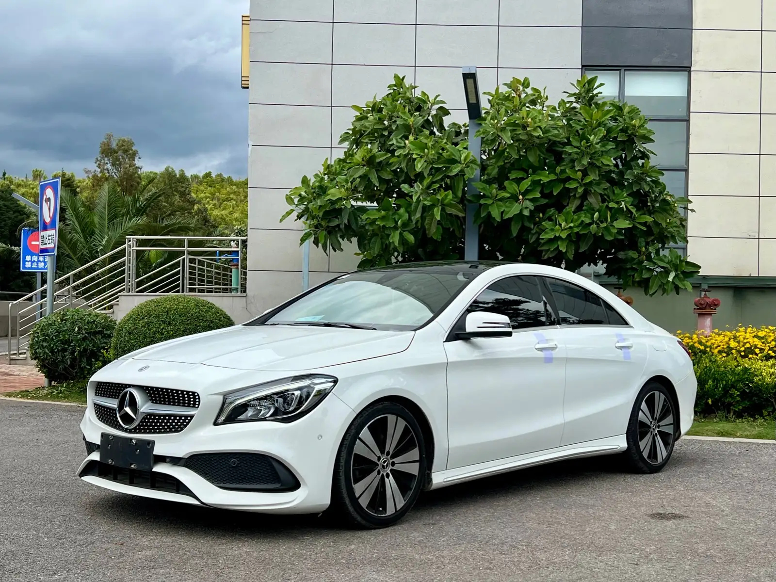 MERCEDES BENZ CLA