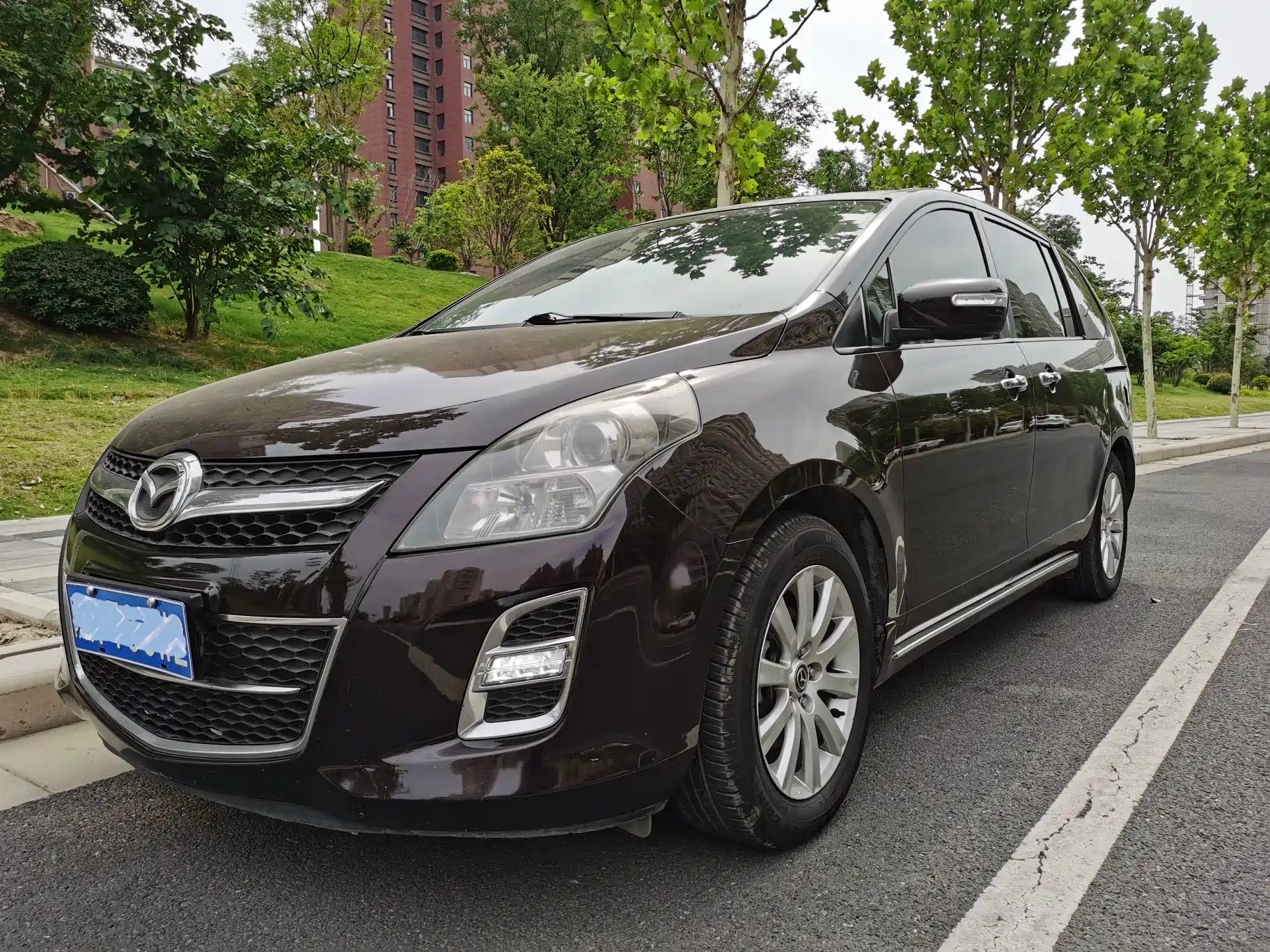 MAZDA 8