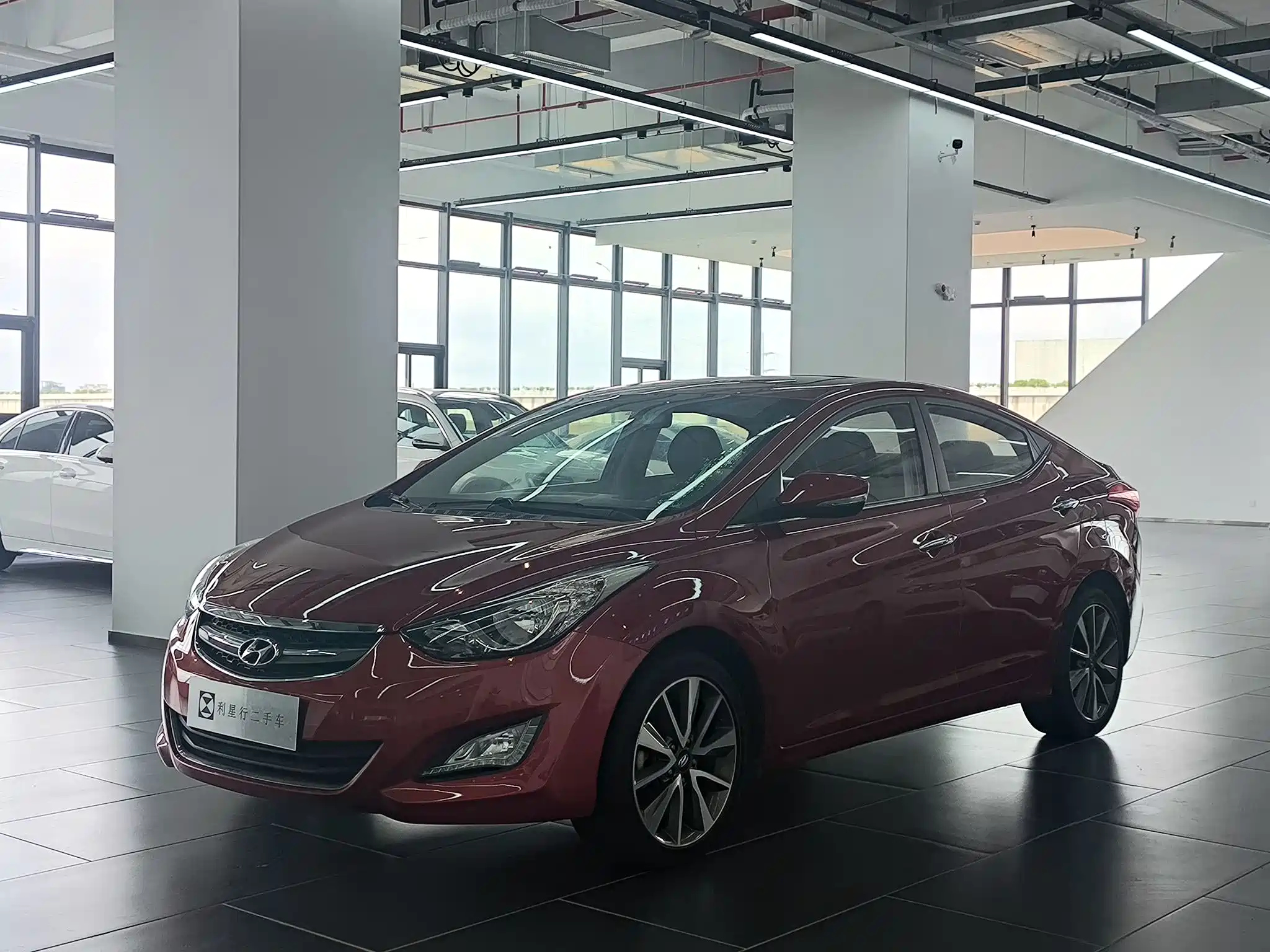 HYUNDAI ELANTRA
