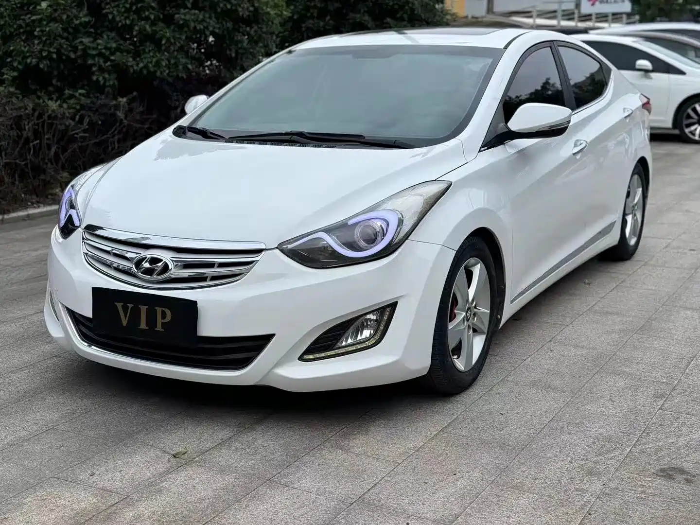 HYUNDAI ELANTRA