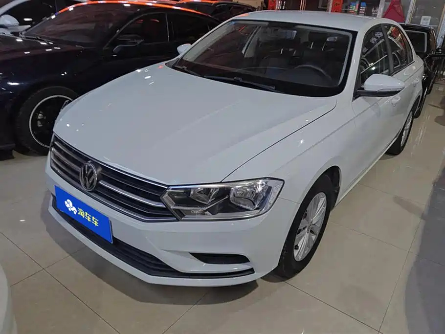 VOLKSWAGEN BORA